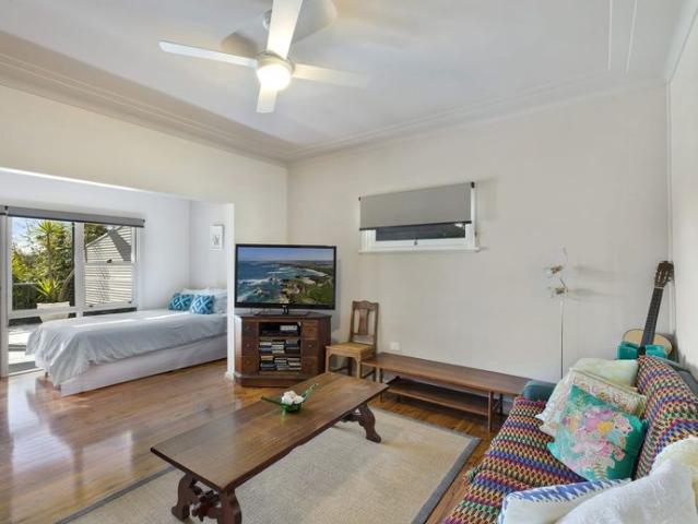 Coastal Living at Avoca, Furnished and Ready Until Christmas