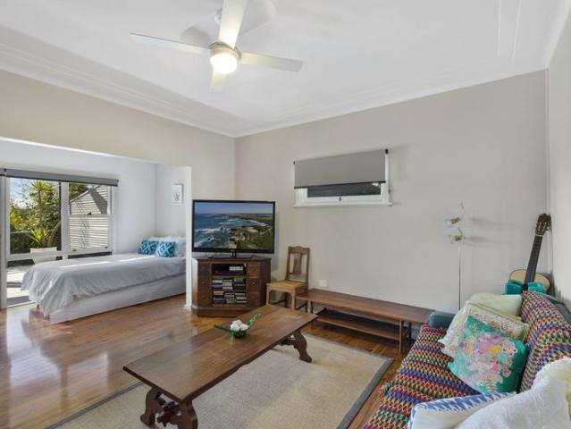 Coastal Living at Avoca, Furnished and Ready Until Christmas