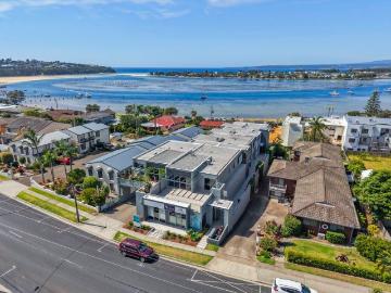 Coastal Living at Its Best Stylish Merimbula Townhouse