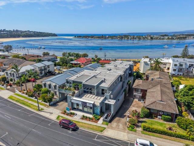 Coastal Living at Its Best Stylish Merimbula Townhouse