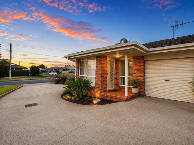 Coastal Living at Its Finest â Beautifully Renovated Two Bedroom Unit