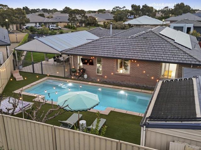 Coastal Living. Exceptional Entertaining