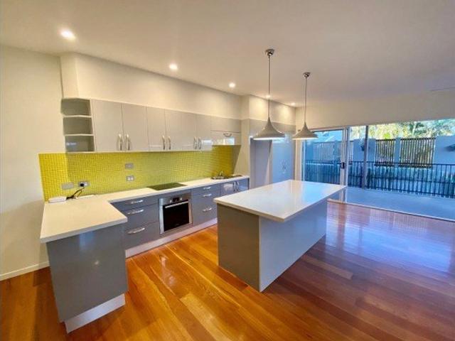 Coastal Living in the Heart of Emerald Beach Water Included