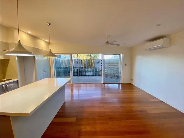 Coastal Living in the Heart of Emerald Beach Water Included