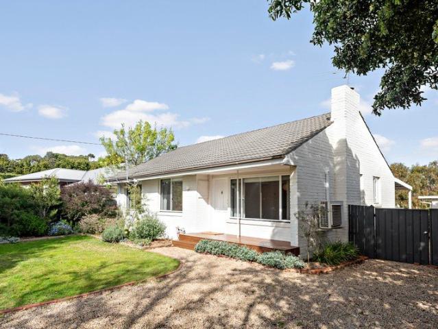 Coastal Living in the Heart of Mornington
