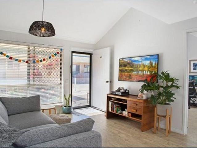 Coastal Living in the Heart of Mermaid Beach