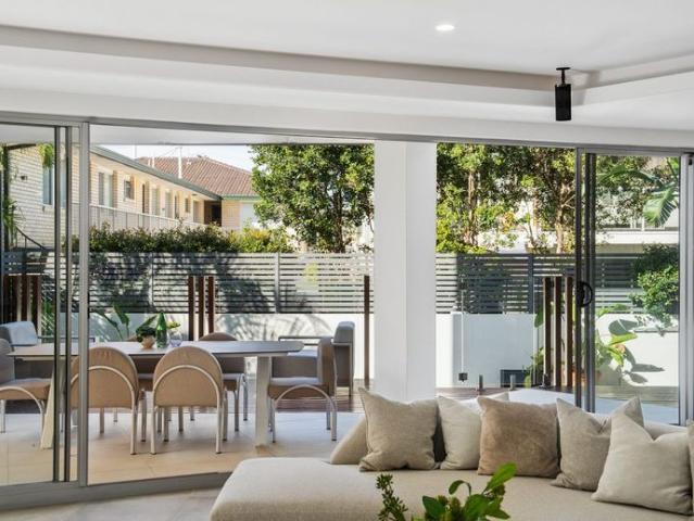Coastal Living in the Heart of Mermaid Beach
