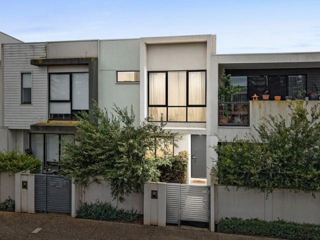 Coastal Living in the Heart of Werribee South
