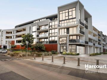 Coastal Living in the Prestigious Lighthouse Apartments