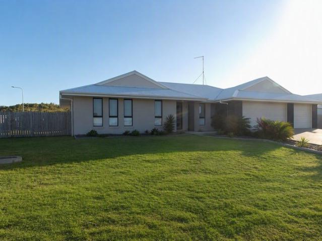 Coastal Living in This Spacious 4 Bedroom, 2 Bathroom Home with 3 Car Accommodation
