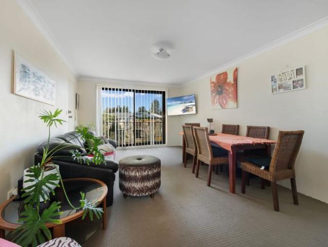 Coastal Living in a Prime Location – Spacious 2 Bedroom Unit