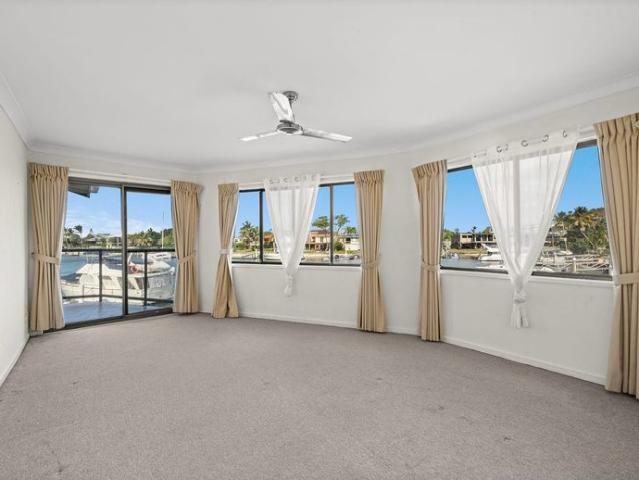 Coastal Living in a Quiet Enclave Unfurnished 6 months Only