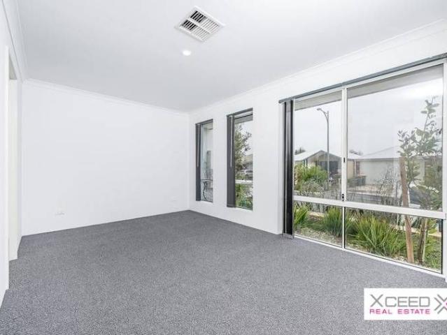 Coastal Living in Alkimos Beach