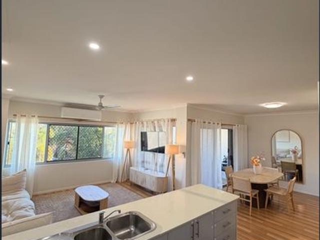 Coastal Living in Cooee Bay