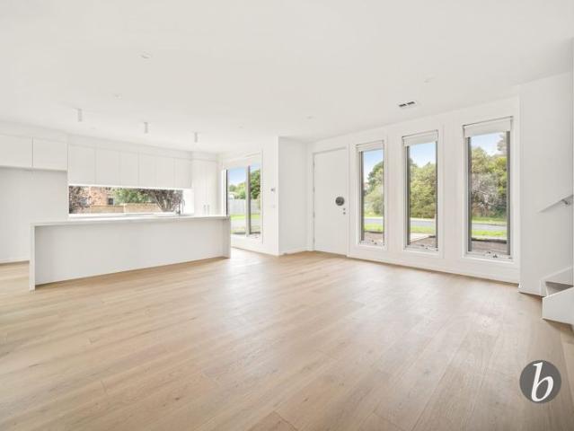 Coastal Living in Dromana