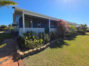 Coastal Living in Elliott Heads
