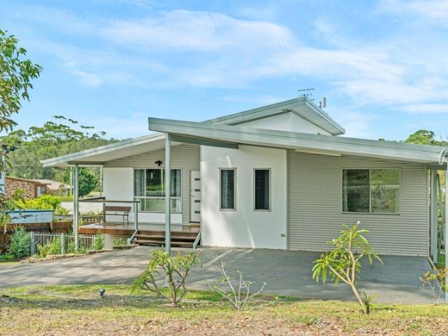 Coastal Living in Lake Tabourie