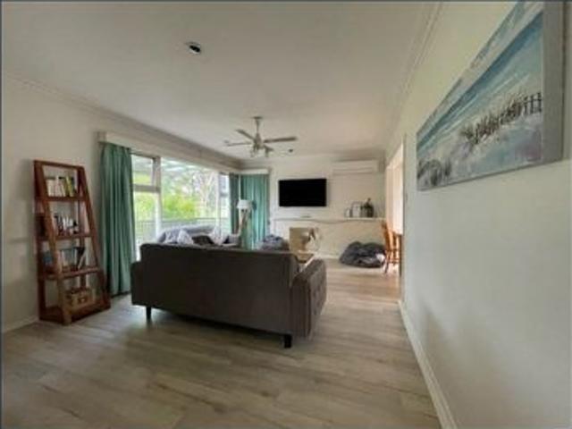 COASTAL LIVING IN LAKES ENTRANCE