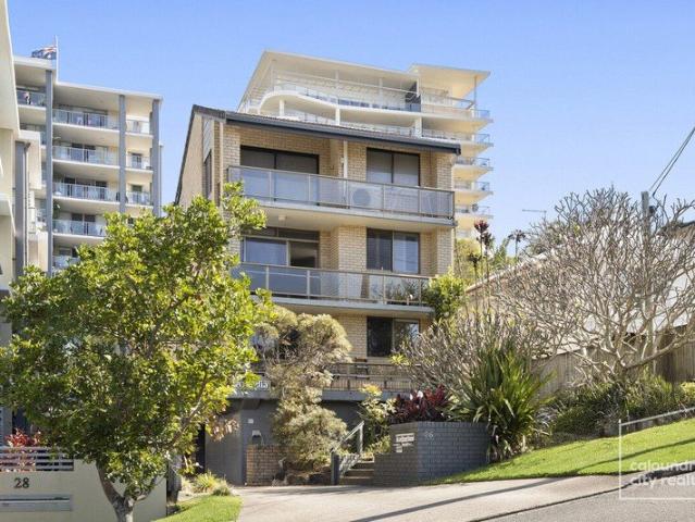 COASTAL LIVING IN ONE OF KINGS BEACH'S BEST LOCATIONS!