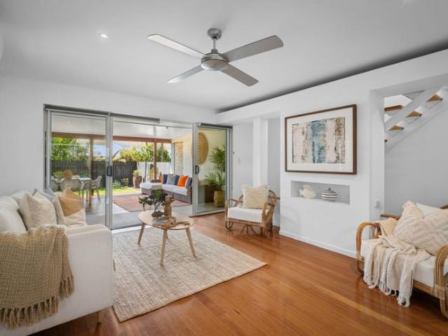 Coastal Living Just Metres from Sunrise Beach