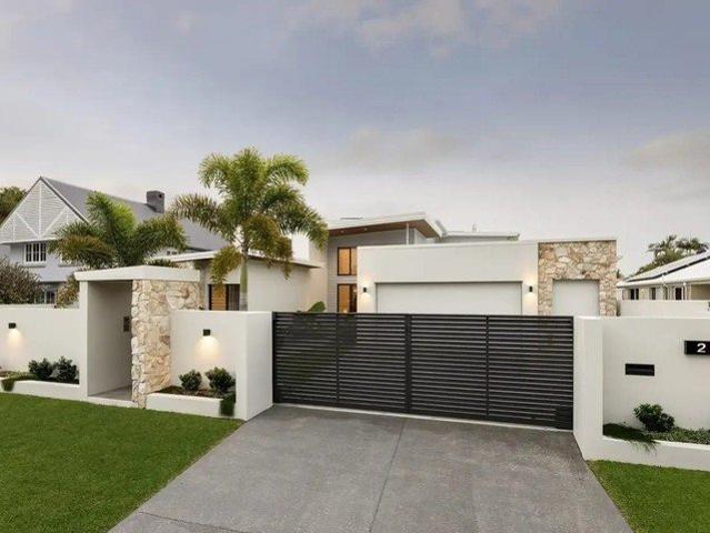 COASTAL LIVING JUST MOMENTS FROM THE SAND!