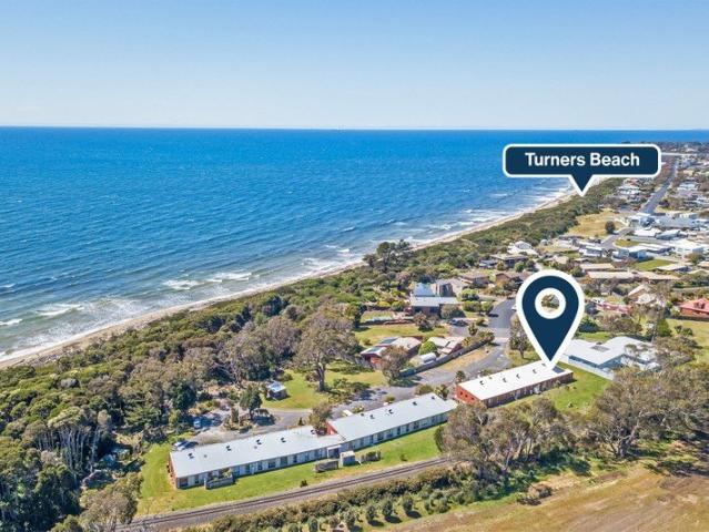 Coastal Living Just Moments from Turners Beach