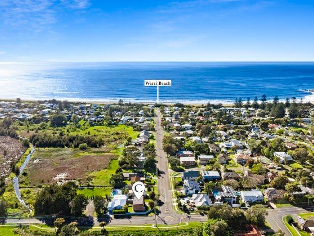 Coastal Living, Just Moments from Werri Beach