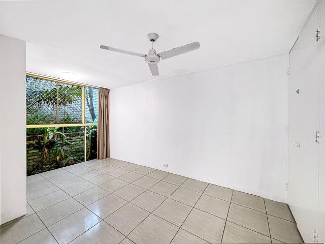 Coastal Living Just Moments from Alexandra Headland Beach!
