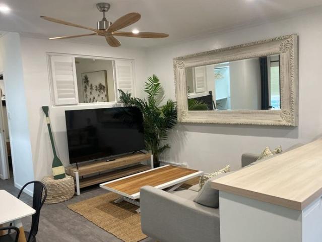 Coastal Living Just Moments from Currimundi Lake