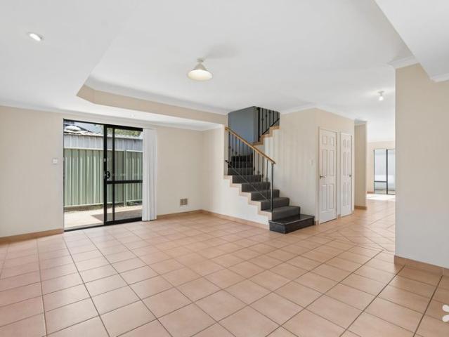 Coastal Living Just Moments from South Beach & Fremantle