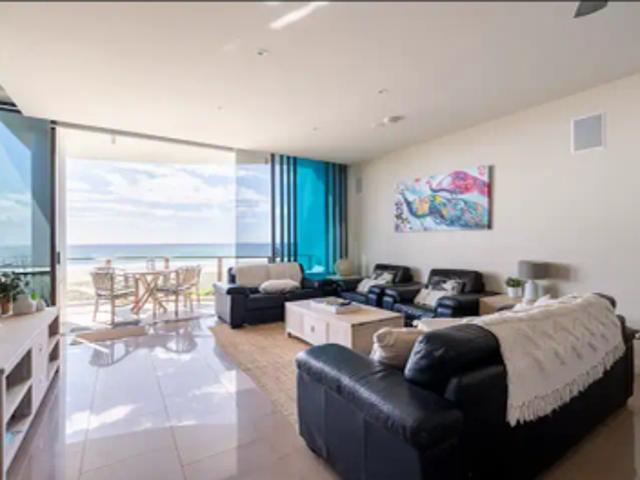 Coastal Living Just Steps from Bilinga Beach