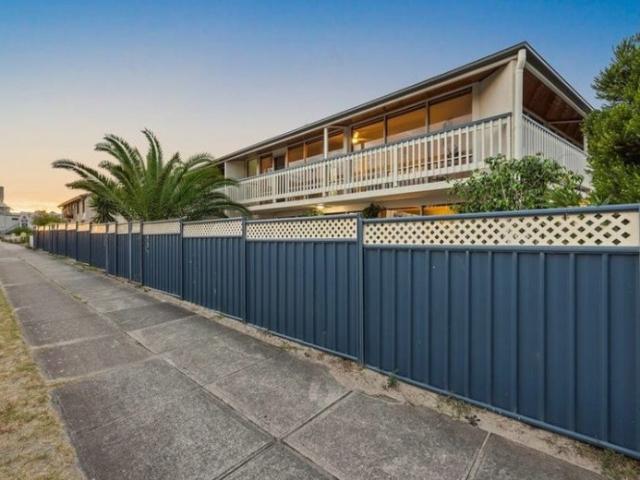 Coastal Living Made Easy in West Beach