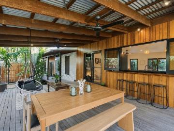 COASTAL LIVING MEETS BUSH RETREAT FIRST TIME OFFERING!