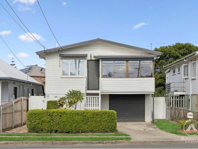 Coastal Living Meets Family Flexibility Brighton's Best Buy & One for the families