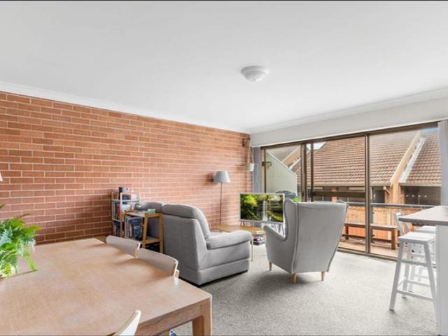 COASTAL LIVING MOMENTS FROM MEREWETHER BEACH