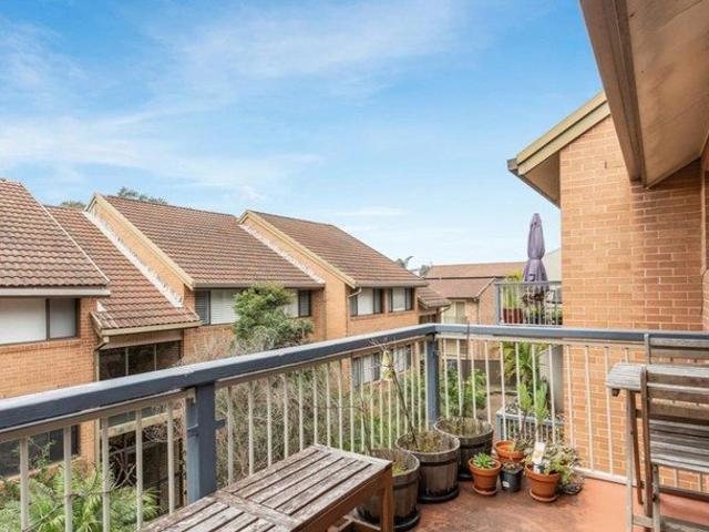 COASTAL LIVING MOMENTS FROM MEREWETHER BEACH
