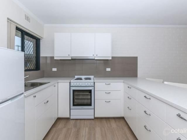 Coastal living near great entertainment precinct