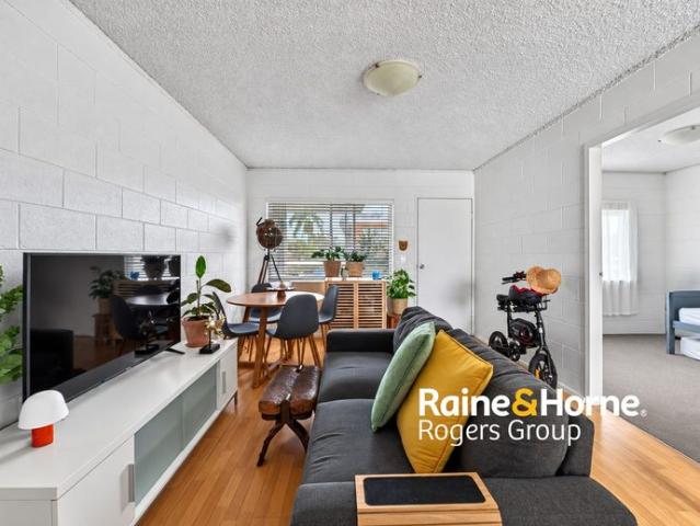 Two Bedroom Foreshore Unit Partially Furnished!