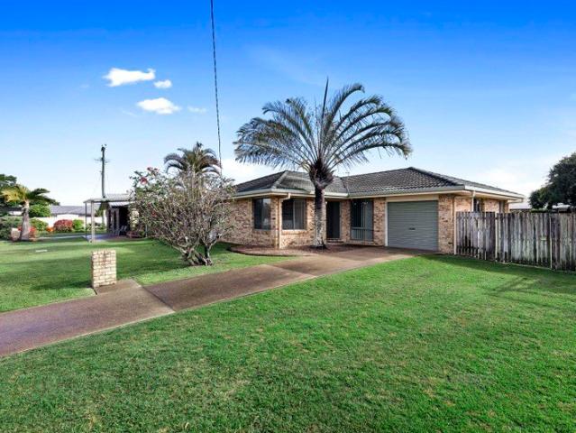 Coastal Living, Short walk to the Beach
