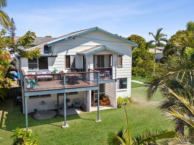 Coastal Living, Space & a Pool Just Moments from Queens Beach