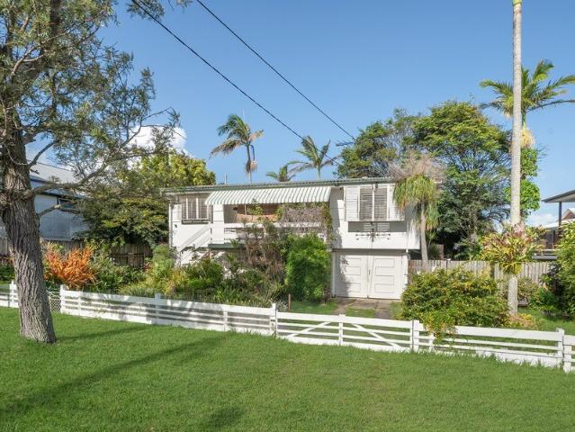 Coastal Position, Endless Potential Just Moments to the Waterfront.