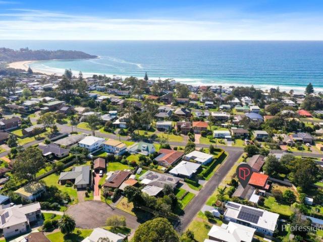Coastal Potential in a Quiet Mollymook Beach Pocket