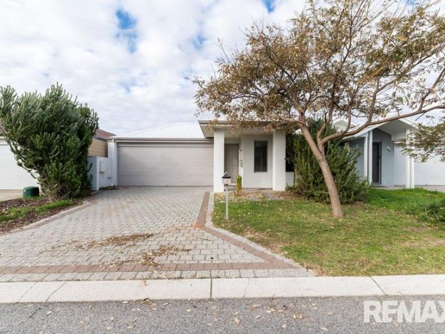 Coastal Potential Spacious Family Living with Room to Make It Your Own