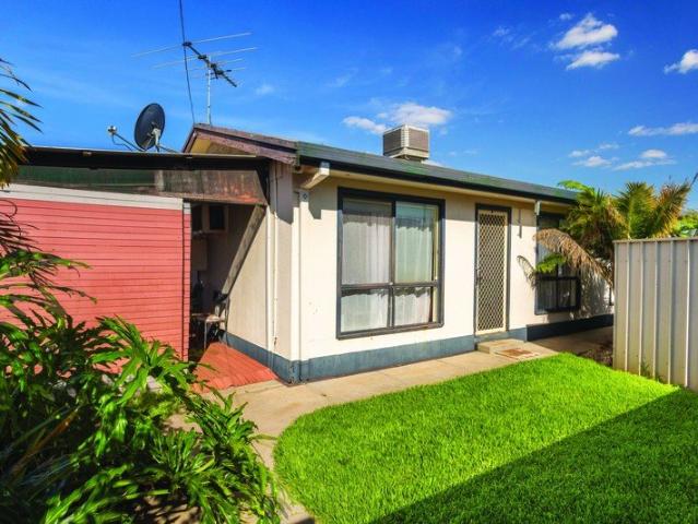 Coastal Reach And Quiet Potential With Rear Set Unit Seclusion