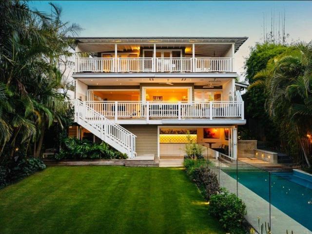 Coastal Resort Living with Careel Bay Ku ring gai Views
