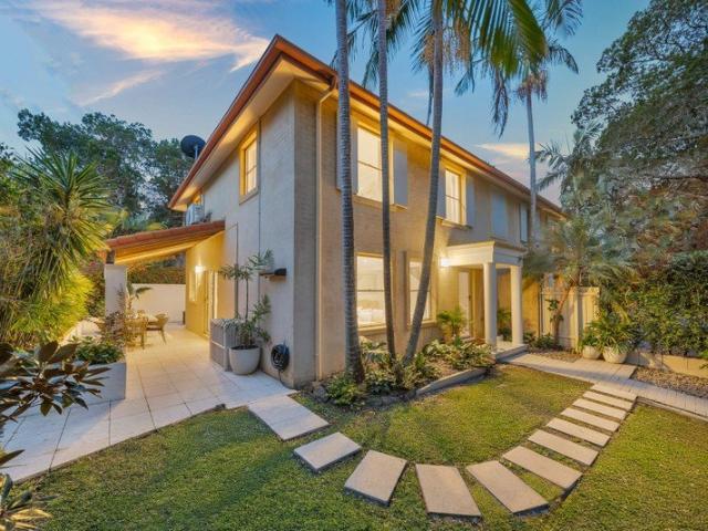 Coastal Retreat in Villa Siena Walk to Tallow Beach