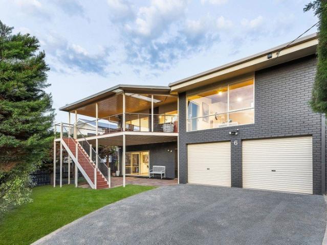 Coastal Retreat with Big Bay Vistas