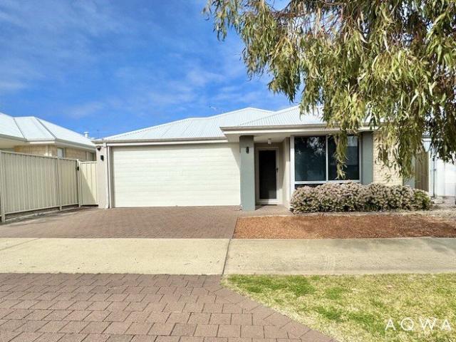 Coastal Style, Contemporary Comfort & Effortless Living