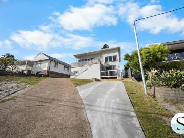 Coastal Style & Contemporary Comfort in Swansea Heads