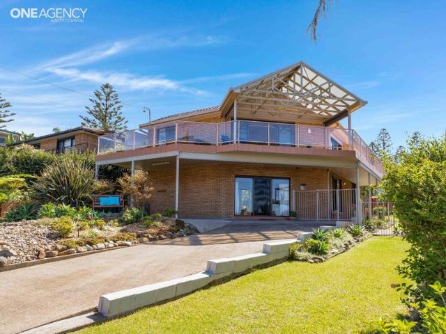 Coastal Style with Sparkling Ocean Views